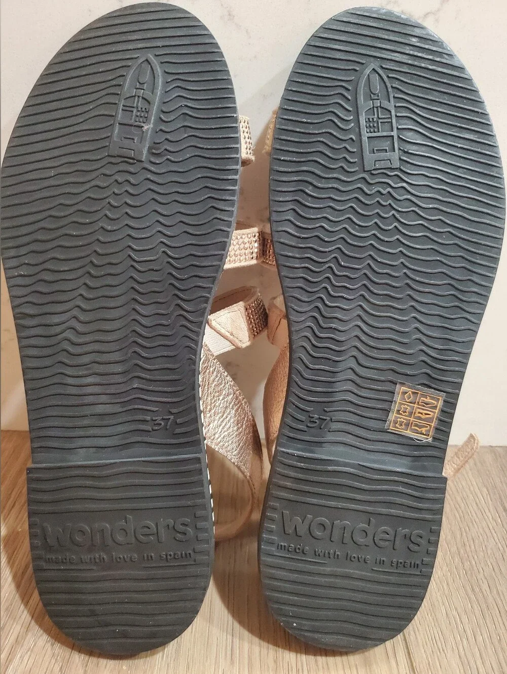 Wonders Studded Strappy Sandals